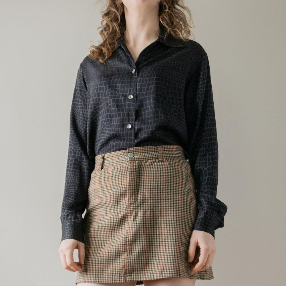 Vintage Preppy Classic Luxury Y2K Silk Gray Black Scale Snake Print Button Shirt